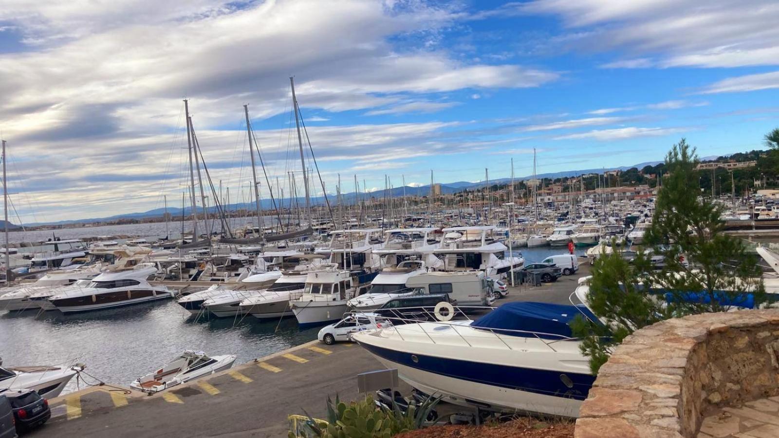 Balcon, Parking, Piscine Et Clim' A 2 Pas Du Port Santa Lucia Apartment Saint-Raphael  Bagian luar foto